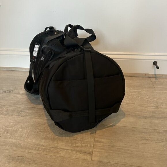 NWT Peloton x lululemon All Day Essentials Duffle Train Gym Bag 32L Large Black - Picture 5 of 11